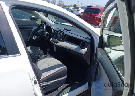 2017 Toyota Rav4 Hybrid Xle z USA, uszkodzony, nr VIN JTMRJREV8HD146602